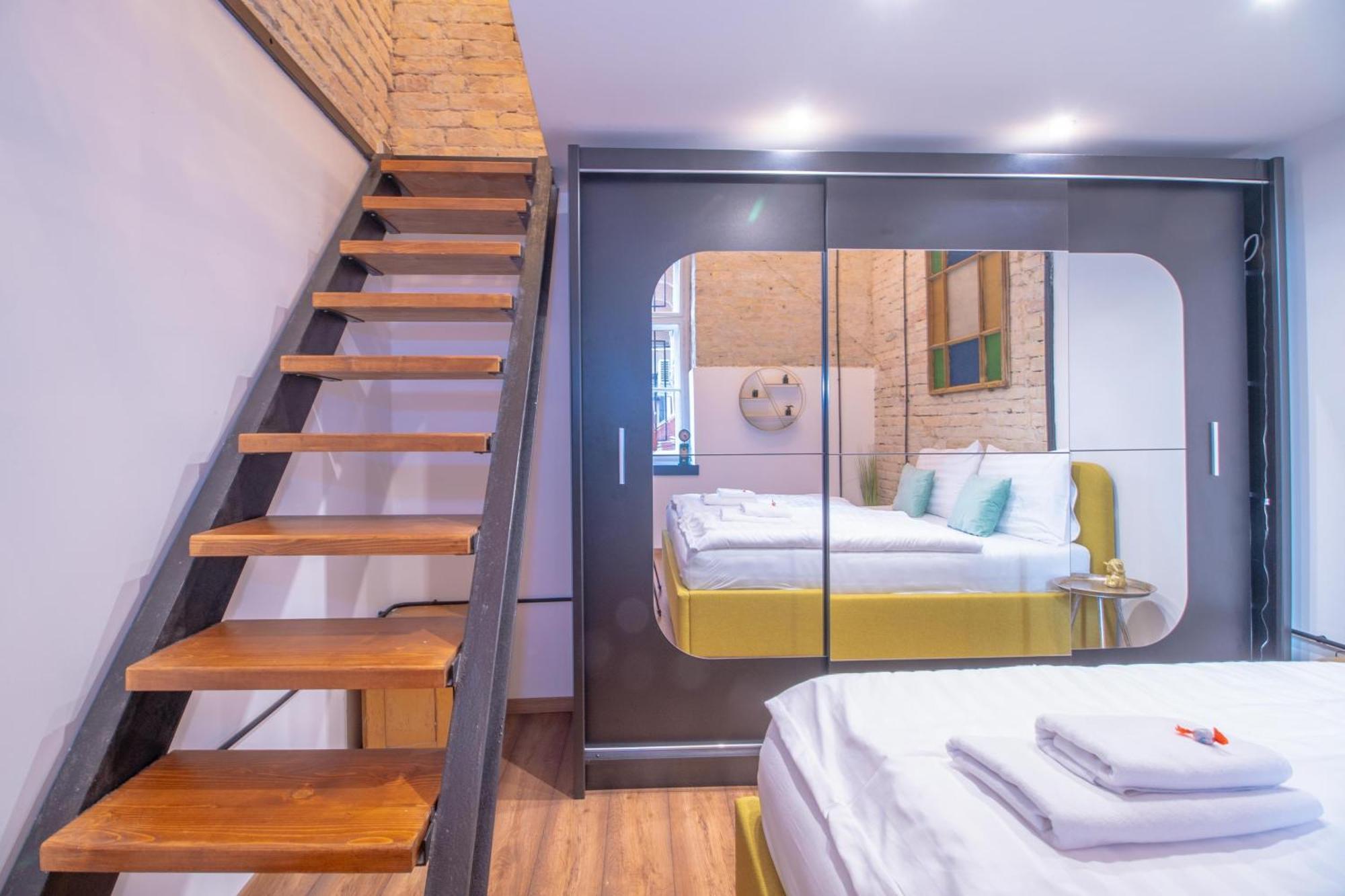Appartamento Corvin Loft Budapest Esterno foto